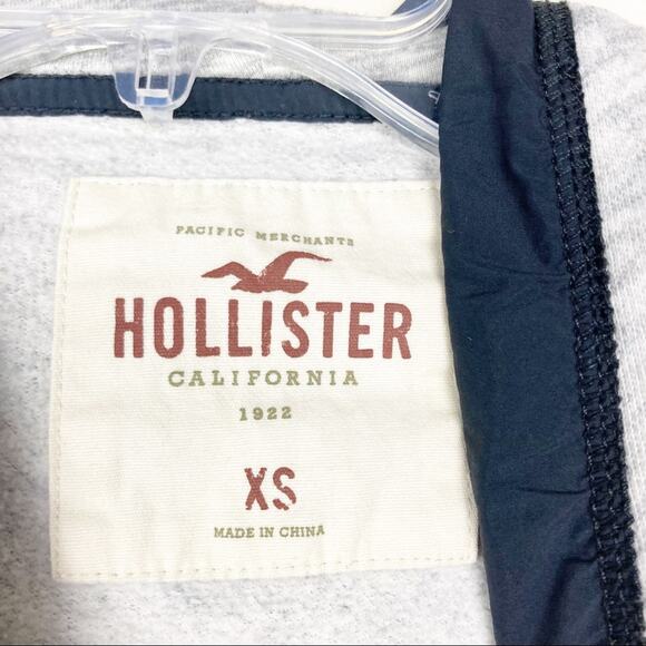 Hollister Gray Spell Out Cropped Hoodie Sz XS - Picture 4 of 7